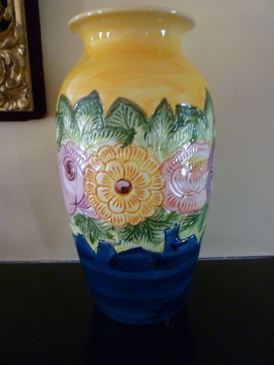 Ornamental Tall Decorative oriental Vase Immaculate