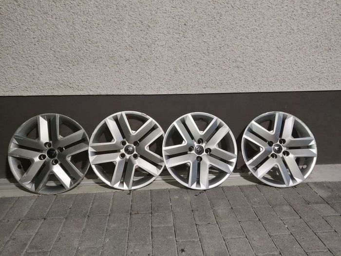 Renault Clio wheel hubs R16