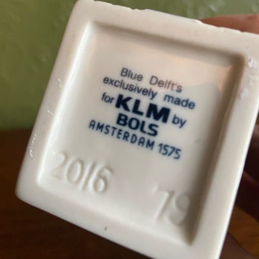 KLM miniature house
