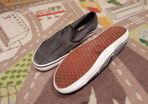 vans black shoes