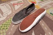 vans black shoes