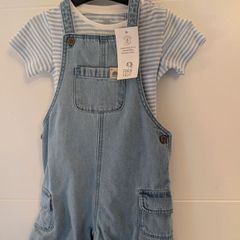 Child tshirt and dungarees set - size 18-24 months