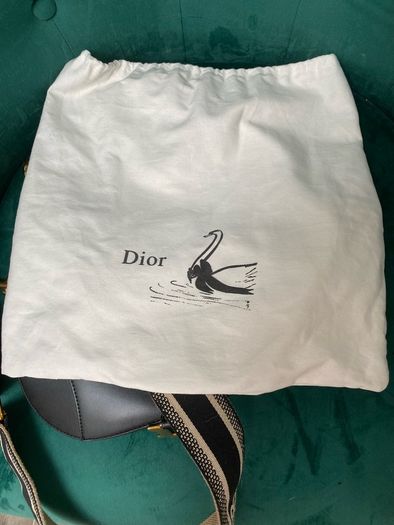 black handbag