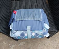 Foldable booster seat