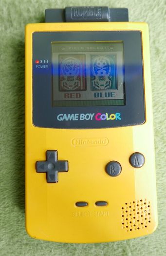 Nintendo Game Boy Color - Yellow , works well (for sale without the game)