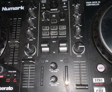 Numark Mixtrack Platinum FX
