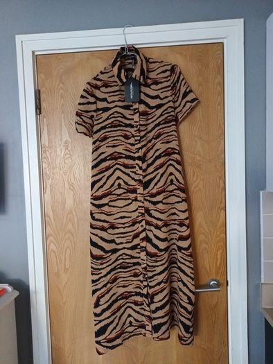 Pretty Little  Thing Camel Tiger Short Sleeved Midi Shirt Dress. S.10.  B.N.W.T