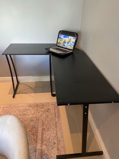 Computer desk