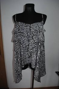 Brand new New Look Inspire top size UK24 EUR52 Postage included