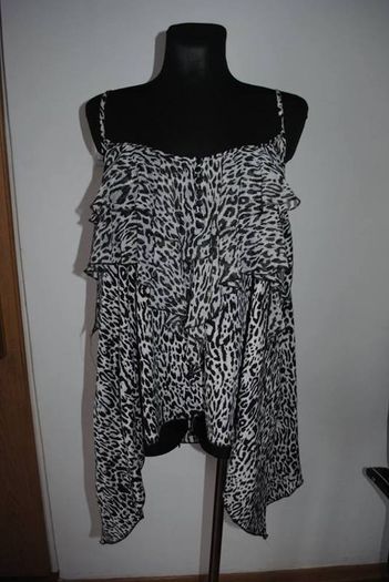 Brand new New Look Inspire top size UK24 EUR52 Postage included