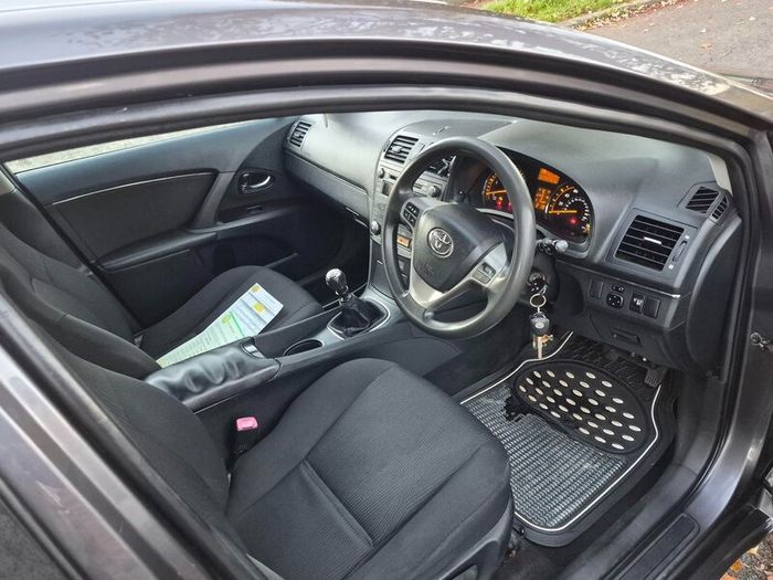 Toyota Avensis 2011