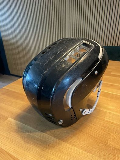 Old style azzuri helmet!..Hurls!..Faceguards!..