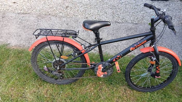 Childrens mountain bike for collection from Dublin 13