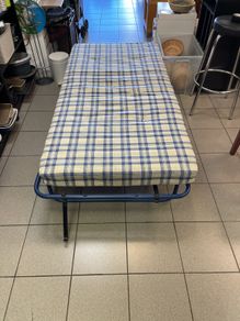 Fold up bed