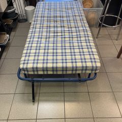Fold up bed
