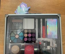 make-up & carry case