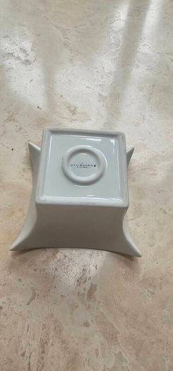 Porcelain dish