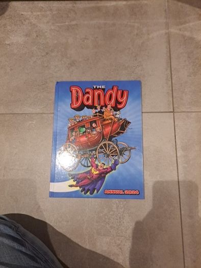 beano and dandy comic annuals and specials