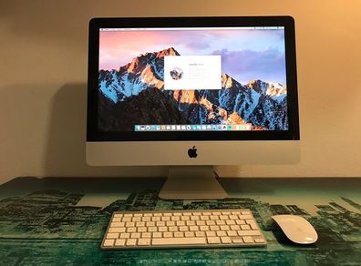 iMac (21.5 inch, Late 2009)