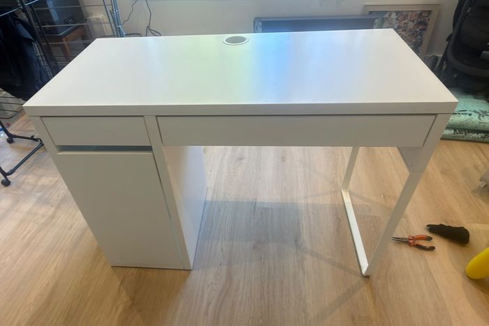desk