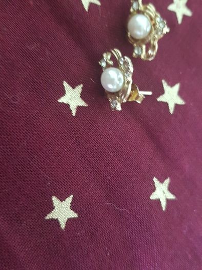 Pearl earrings