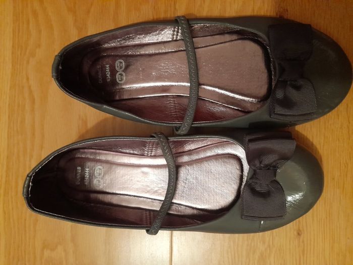 Girl's shoes