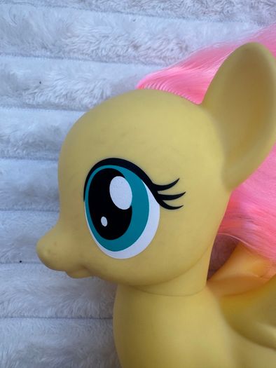 My Little Pony Styling approx. 21 cm.  Fluttershy Brushable Pony 2013 Used Please see photos