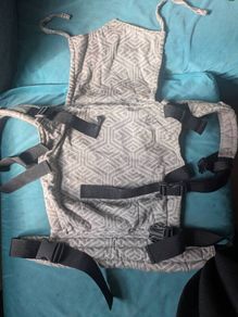 Woven wings Geo silver toddler carrier - wompat