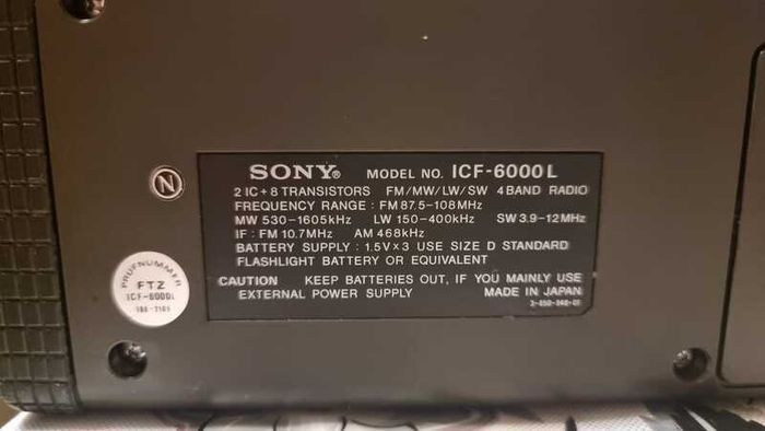 From 1976 Sony Radio ICF-6000L, Working good, tested.