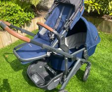 Uppa Baby Vista V2 Toddler/Newborn Bundle
