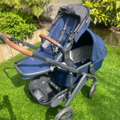 Uppa Baby Vista V2 Toddler/Newborn Bundle
