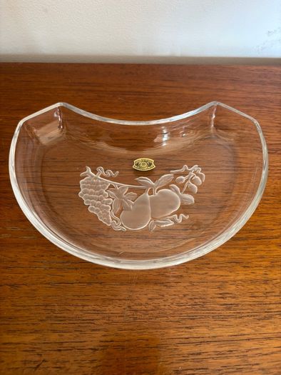 A set of 4 vintage Val St Lambert plates