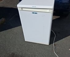fridge zanussi just needs a clean working perfectly