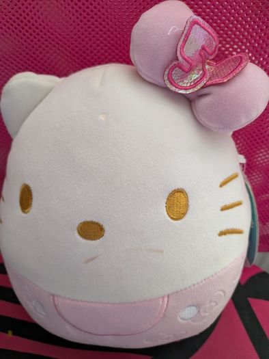 Hello Kitty Squishmallow