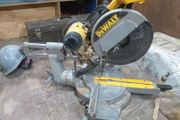 Dewalt Dw708 12 Inch Chopsaw Type 3 110v good blade comes with spare blade