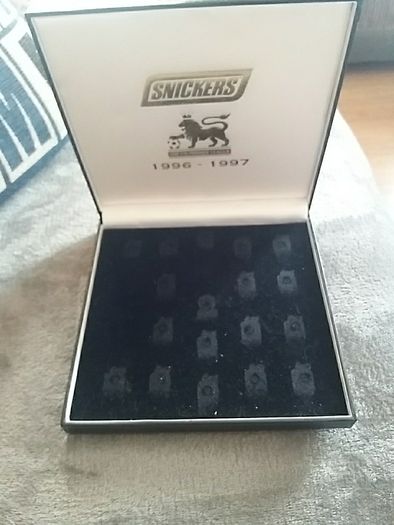 Small storage box