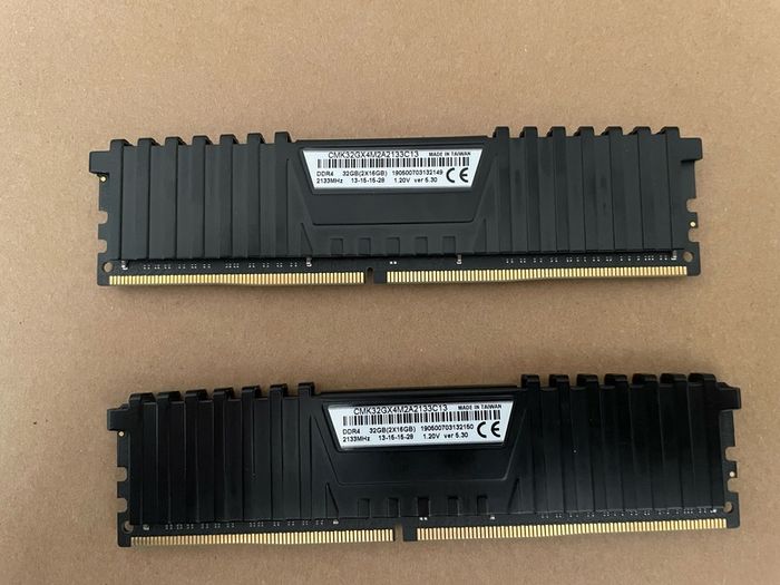 Corsair Vengeance LPX DDR4 32gb ram ( 2x16gb )
