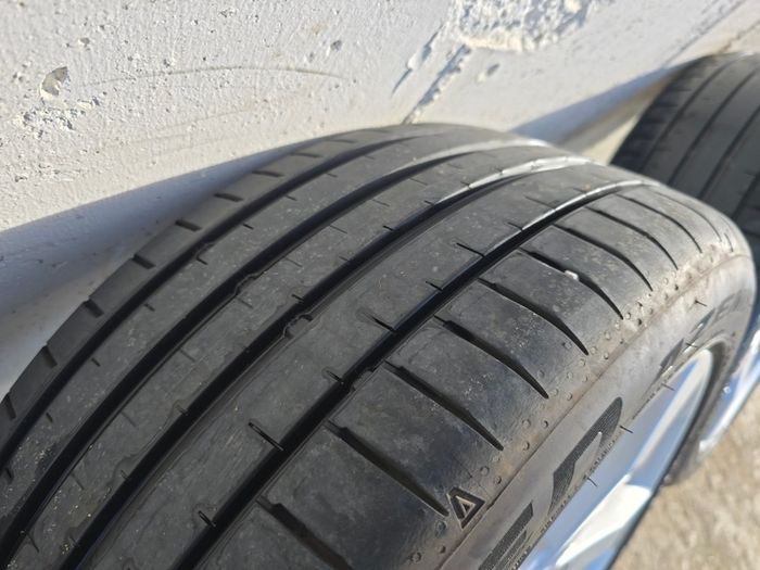 Genuine Audi 17" Alloy Wheels & Falken Azenis FK520 Tyres (225/45/R17)