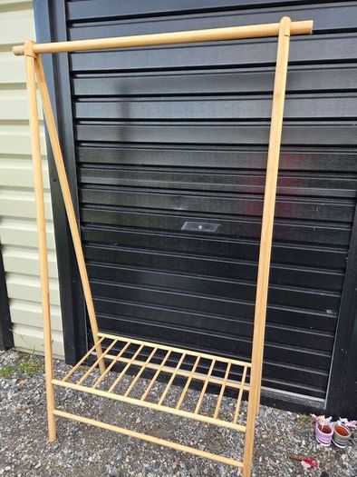 clothes rail