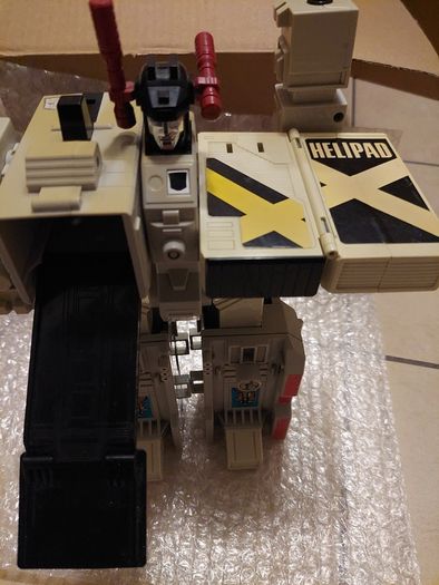 Transformer G1  Metroplex