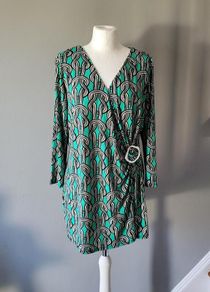 Green & black pattern top, Size 20