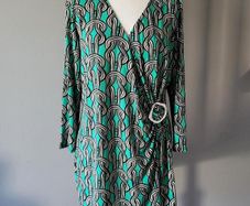 Green & black pattern top, Size 20
