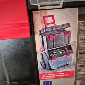 Toolboxes with wheels