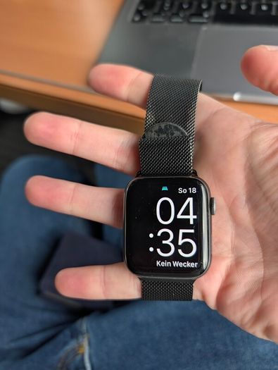 Apple Watch Series 4, 44mm, black