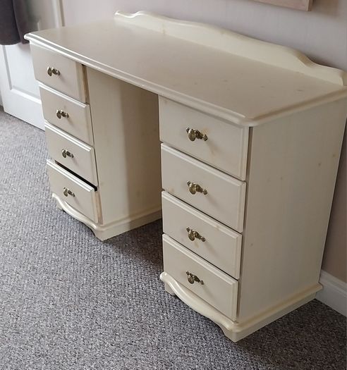 dressing table