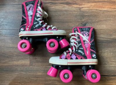 Monster high pink roller skates 34
