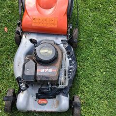 petrol lawnmower / REDUCED