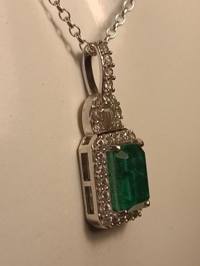 Beautiful Emeraldine & Zircon Pendant in Rhodium Plated Sterling Silver
