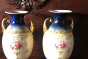 2 x vases