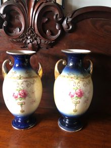2 x vases
